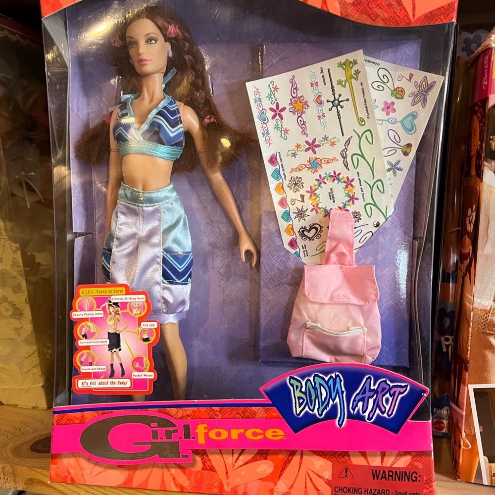 Girl Force Body Art Lola Doll with Outfit and Access. NRFB BOX HAS SHELF WEAR - Picture 7 of 7